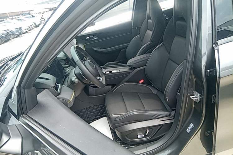 Used Lynk & Co 03 2023 1.5TD DCT JingPro Left Front Seat