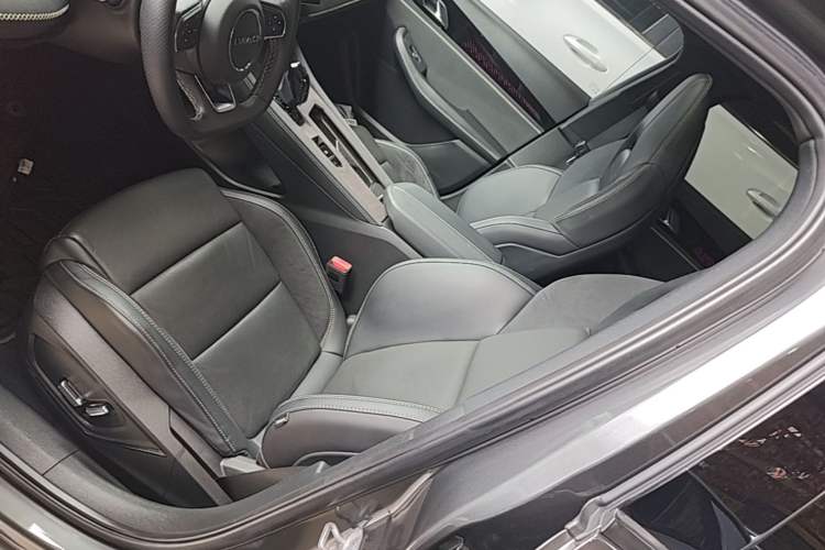 Used Lynk & Co 03 2023 1.5TD DCT JingPro Left Front Seat
