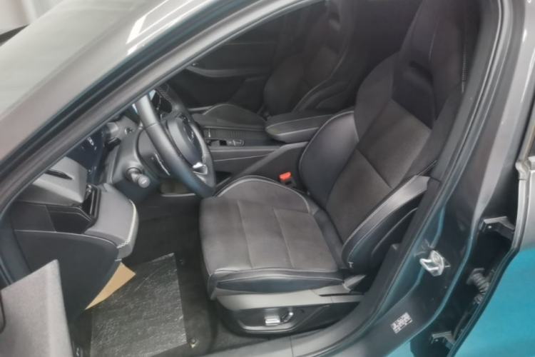 Used Lynk & Co 03 2023 2.0TD DCT JingPro Left Front Seat