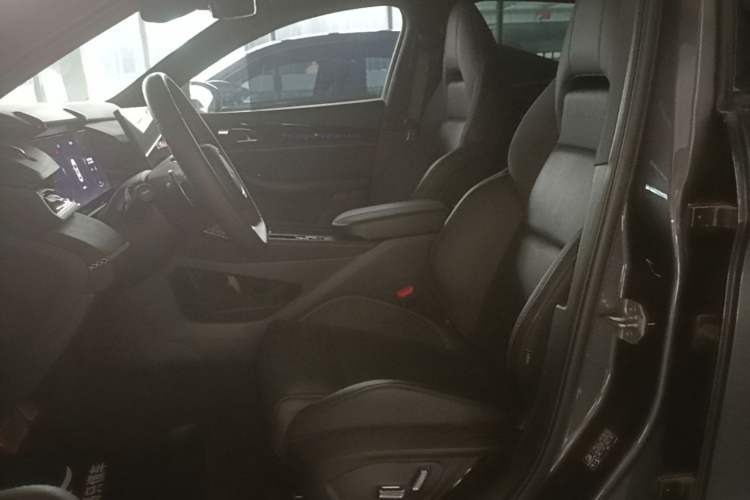 Used Lynk & Co 03 2023 2.0TD DCT JingPro Left Front Seat