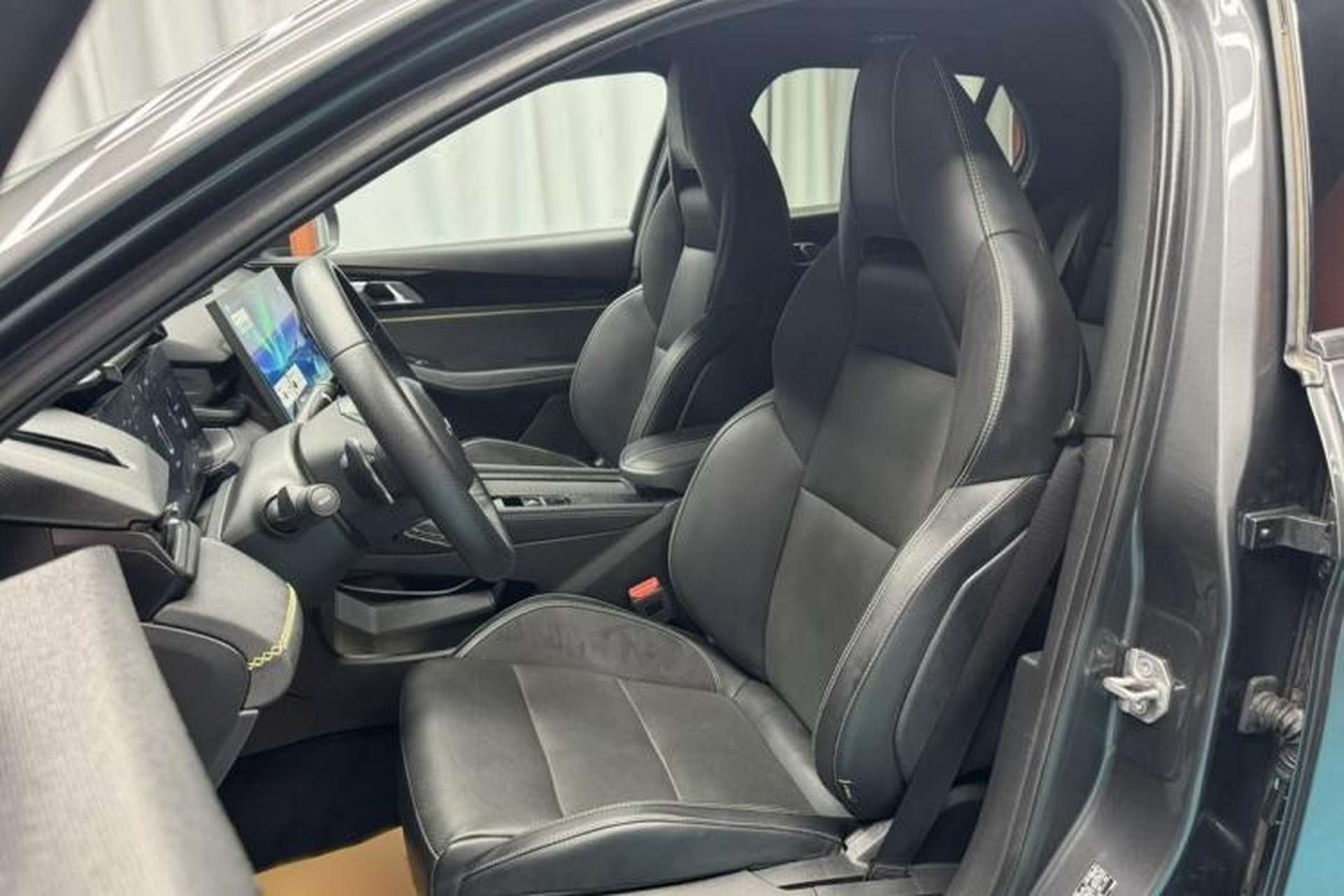 Used Lynk & Co 03 2023 2.0TD DCT JingPro Left Front Seat