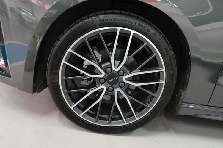 Used Lynk & Co 03 2023 2.0TD DCT H-Power Halo Left Front Wheel Hub