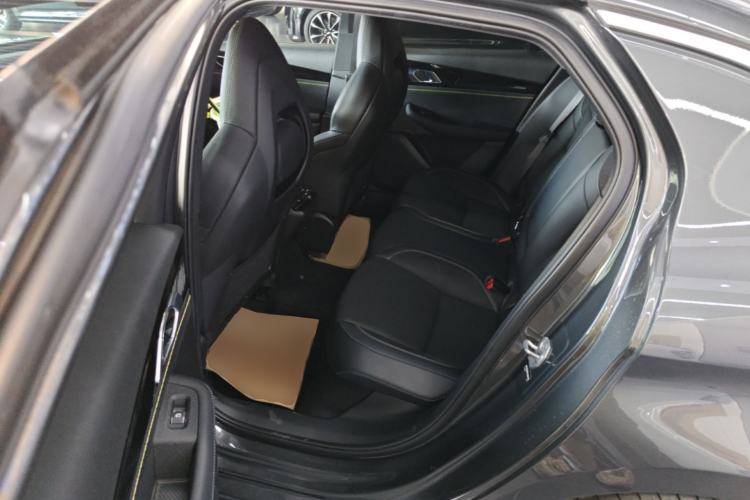 Used Lynk & Co 03 2023 2.0TD DCT JingPro Left Rear Seat