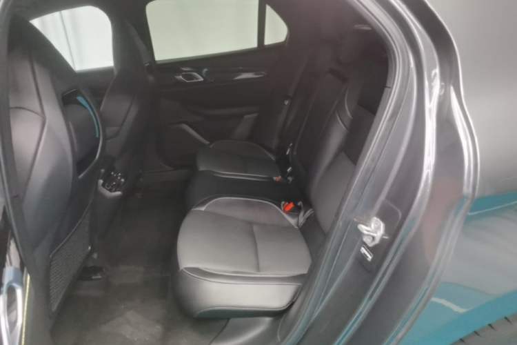 Used Lynk & Co 03 2023 2.0TD DCT JingPro Left Rear Seat