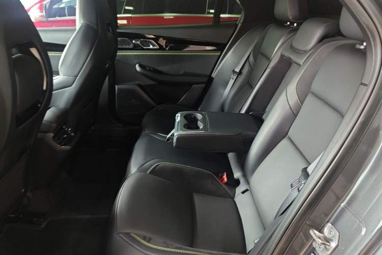 Used Lynk & Co 03 2023 2.0TD DCT JingPro Left Rear Seat
