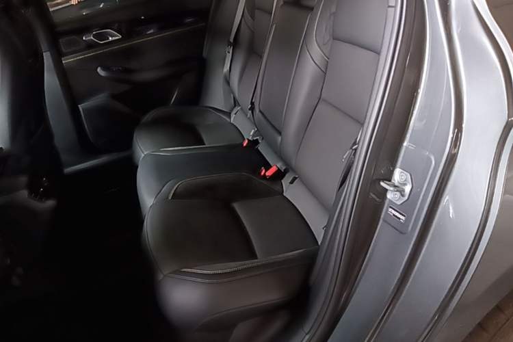 Used Lynk & Co 03 2023 2.0TD DCT JingPro Left Rear Seat