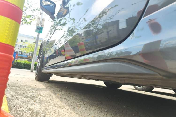 Used Lynk & Co 03 2023 1.5TD DCT JingPro Left Side Sill
