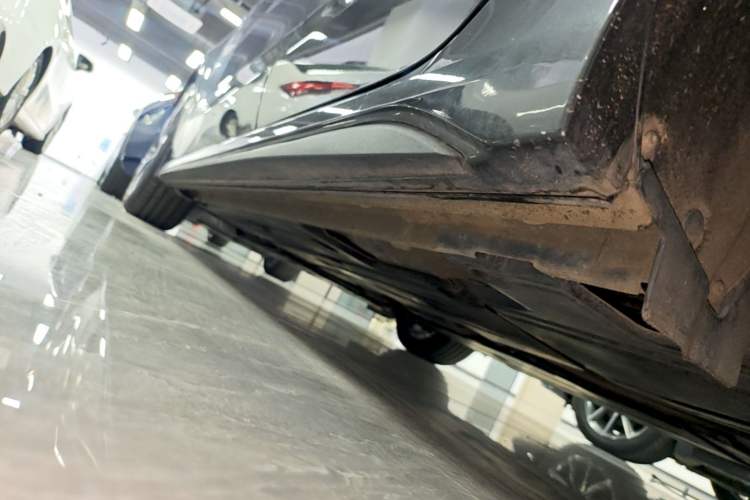 Used Lynk & Co 03 2023 1.5TD DCT JingPro Left Side Sill
