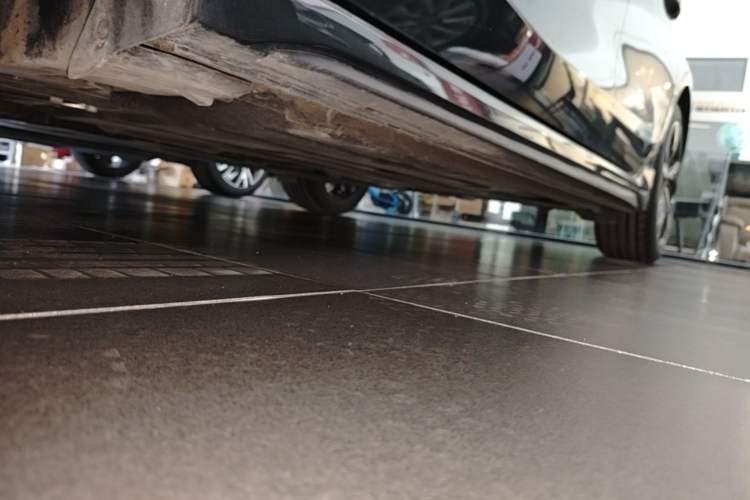 Used Lynk & Co 03 2023 1.5TD DCT JingPro Left Side Sill