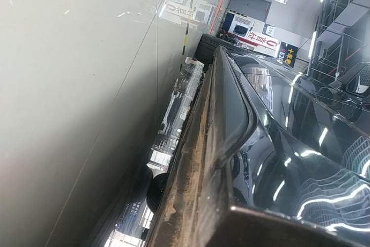 Used Lynk & Co 03 2023 1.5TD DCT JingPro Left Side Sill