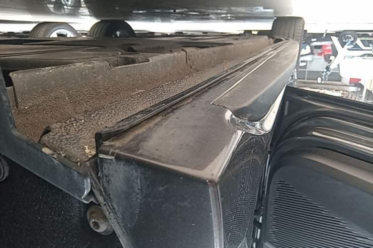 Used Lynk & Co 03 2023 1.5TD DCT JingPro Left Side Sill