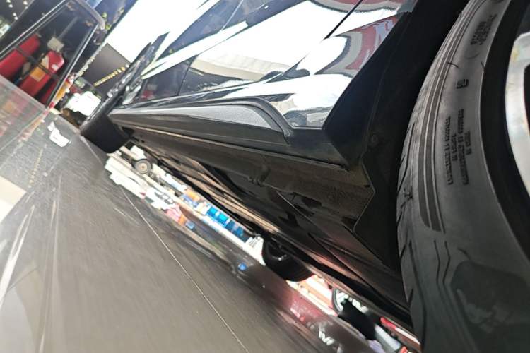 Used Lynk & Co 03 2023 2.0TD DCT JingPro Left Side Sill