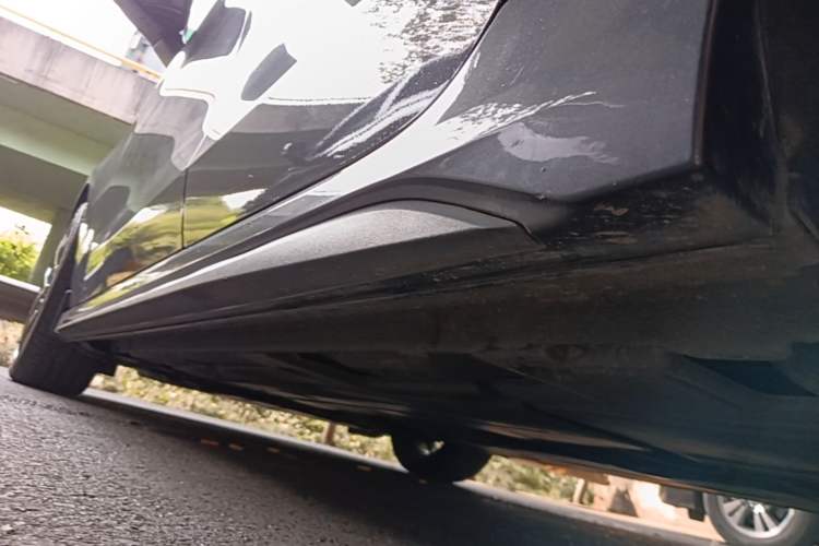 Used Lynk & Co 03 2023 2.0TD DCT JingPro Left Side Sill