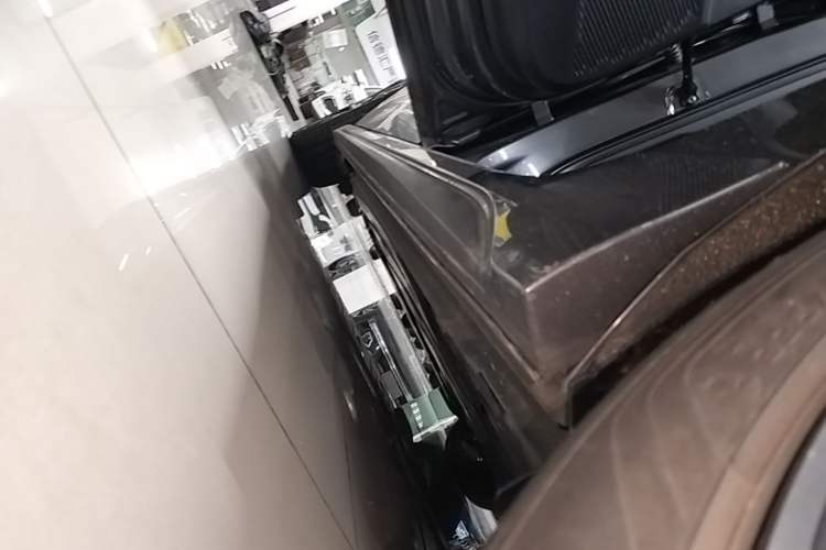 Used Lynk & Co 03 2023 1.5TD DCT JingPro Left Side Sill