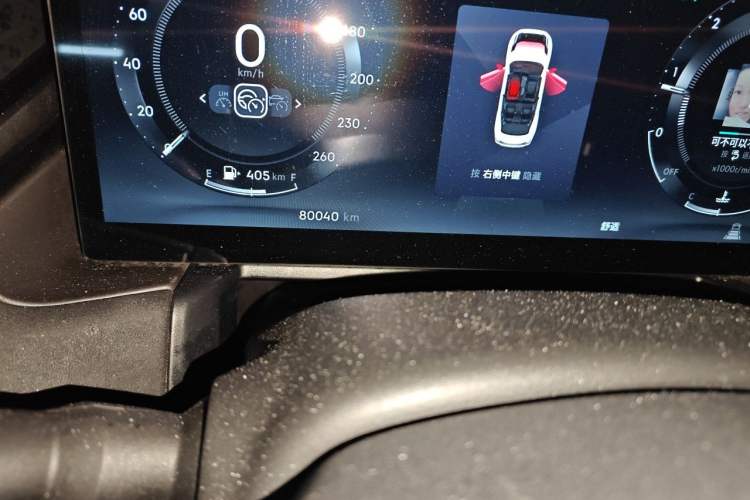 Used Lynk & Co 03 2023 2.0TD DCT JingPro Odometer Close Up