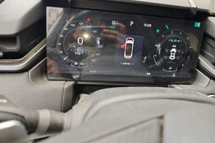 Used Lynk & Co 03 2023 1.5TD DCT JingPro Odometer Close Up