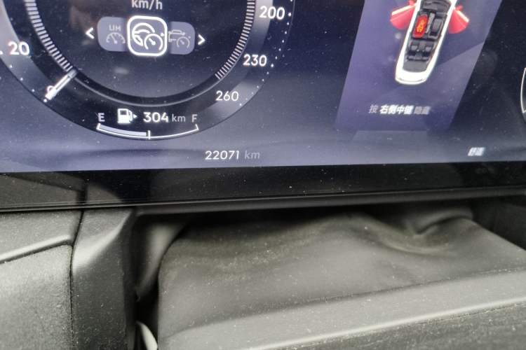 Used Lynk & Co 03 2023 2.0TD DCT JingPro Odometer Close Up