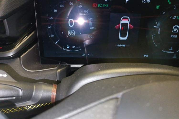 Used Lynk & Co 03 2023 1.5TD DCT JingPro Odometer Close Up