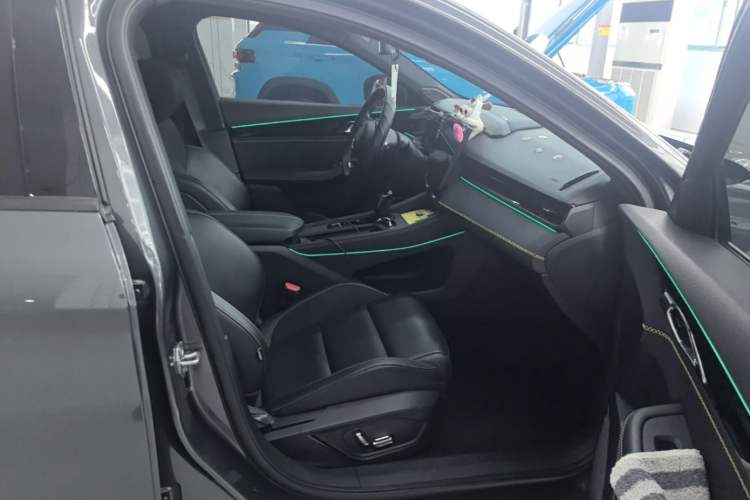Used Lynk & Co 03 2023 2.0TD DCT JingPro Right Front Seat