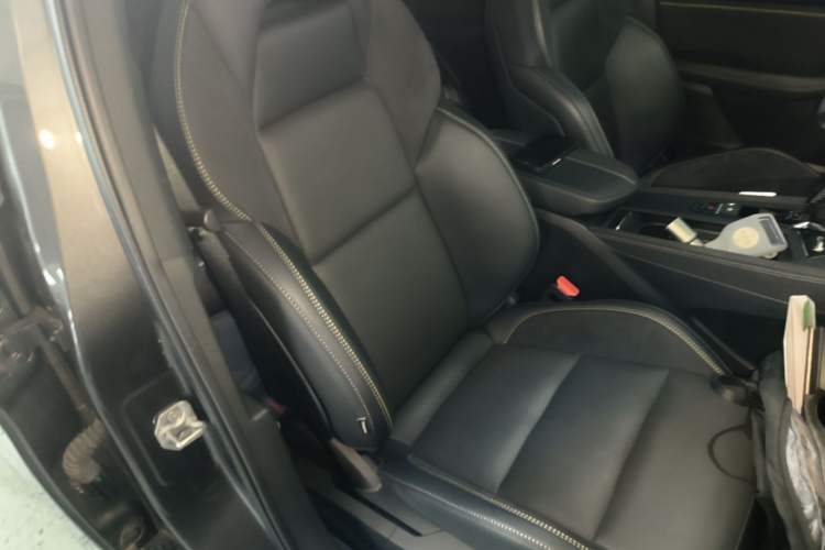 Used Lynk & Co 03 2023 2.0TD DCT JingPro Right Front Seat