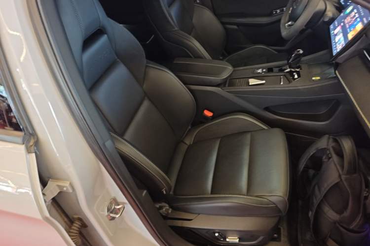 Used Lynk & Co 03 2023 1.5T EM-F PM Right Front Seat