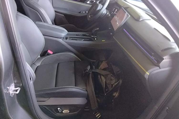 Used Lynk & Co 03 2023 1.5TD DCT JingPro Right Front Seat