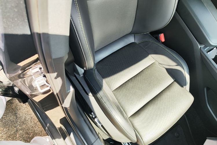 Used Lynk & Co 03 2023 1.5TD DCT JingPro Right Front Seat