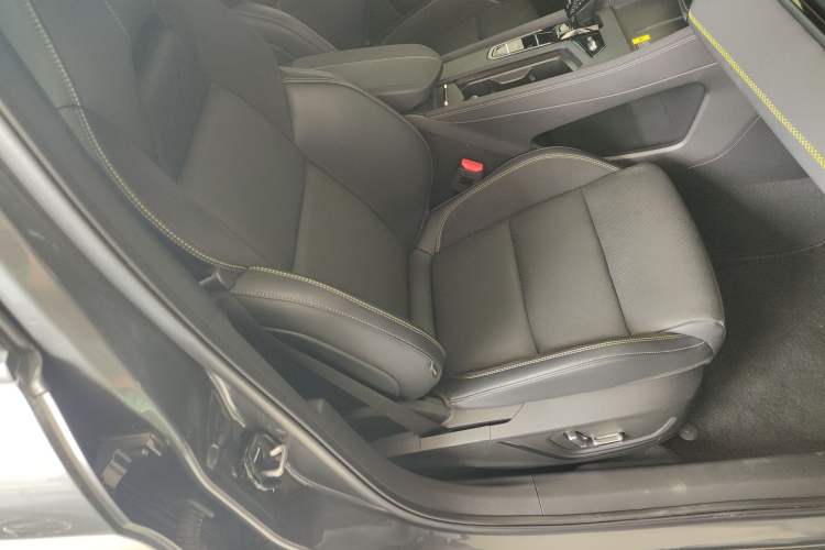 Used Lynk & Co 03 2023 1.5TD DCT JingPro Right Front Seat