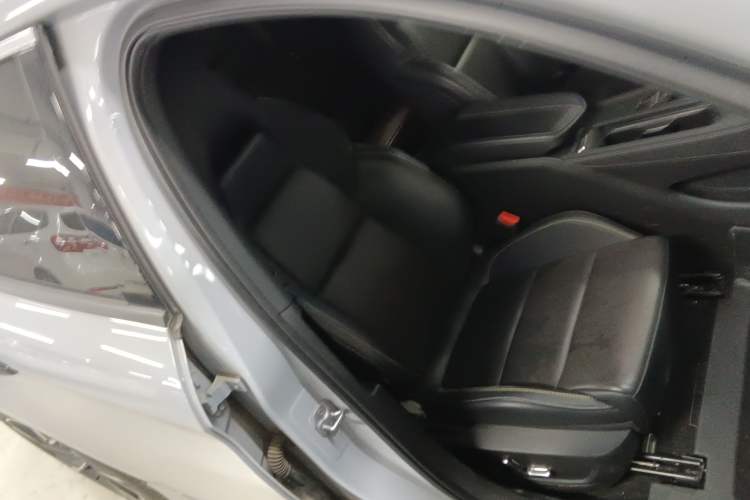 Used Lynk & Co 03 2023 1.5T EM-F PM Right Front Seat