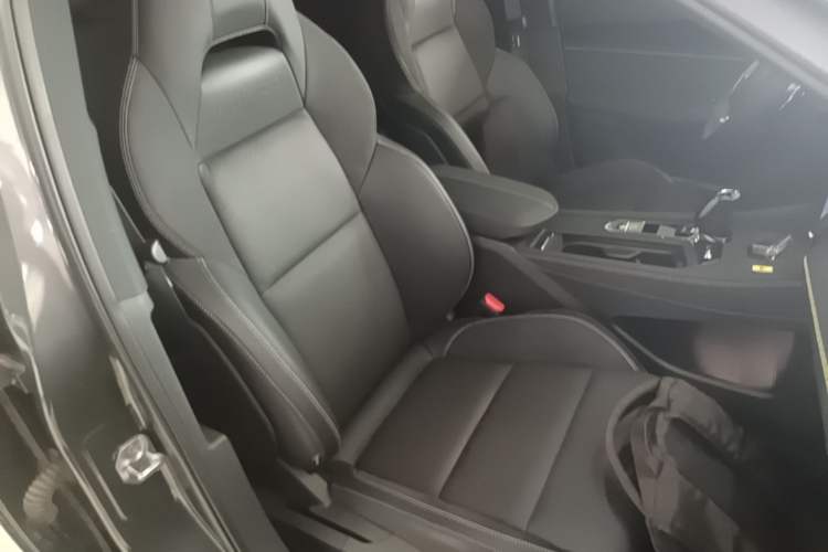Used Lynk & Co 03 2023 1.5TD DCT JingPro Right Front Seat