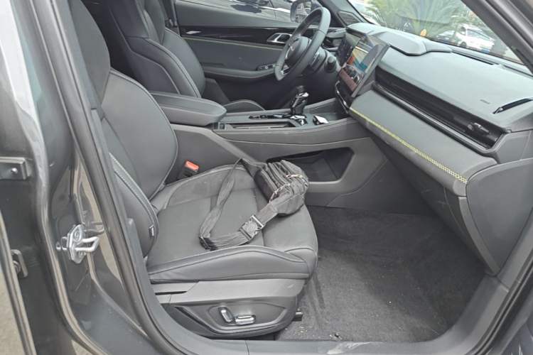 Used Lynk & Co 03 2023 1.5TD DCT JingPro Right Front Seat