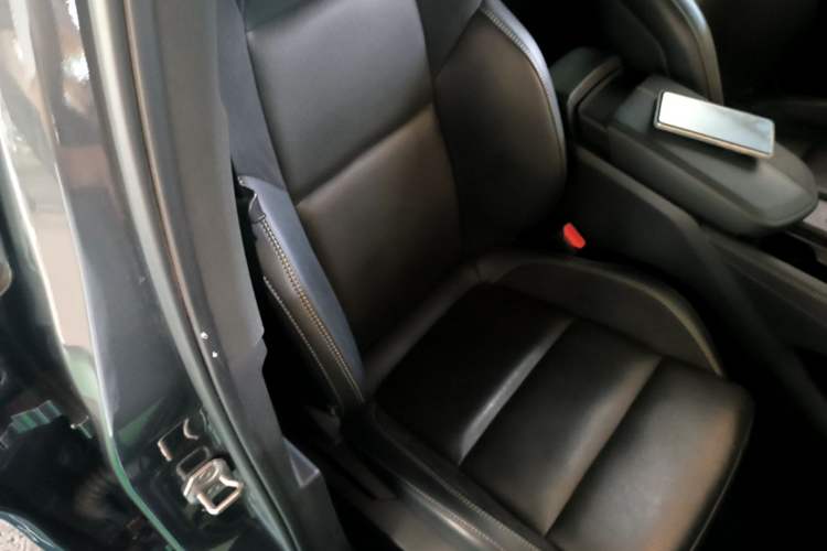 Used Lynk & Co 03 2023 1.5TD DCT JingPro Right Front Seat