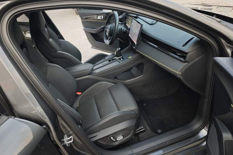 Used Lynk & Co 03 2023 1.5TD DCT JingPro Right Front Seat
