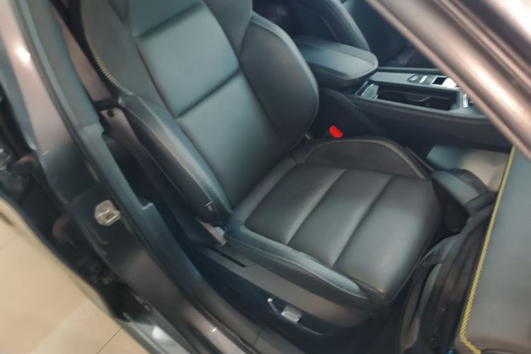 Used Lynk & Co 03 2023 2.0TD DCT JingPro Right Front Seat