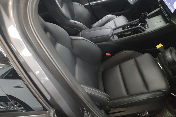 Used Lynk & Co 03 2023 2.0TD DCT JingPlus Right Front Seat