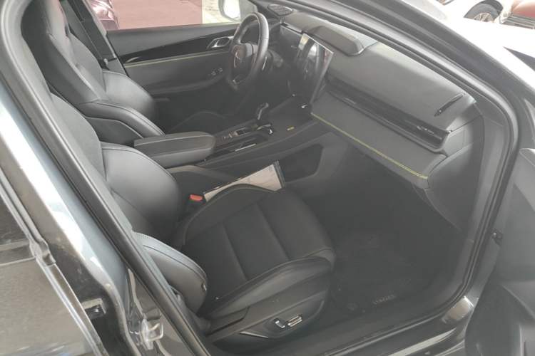 Used Lynk & Co 03 2023 1.5TD DCT JingPro Right Front Seat