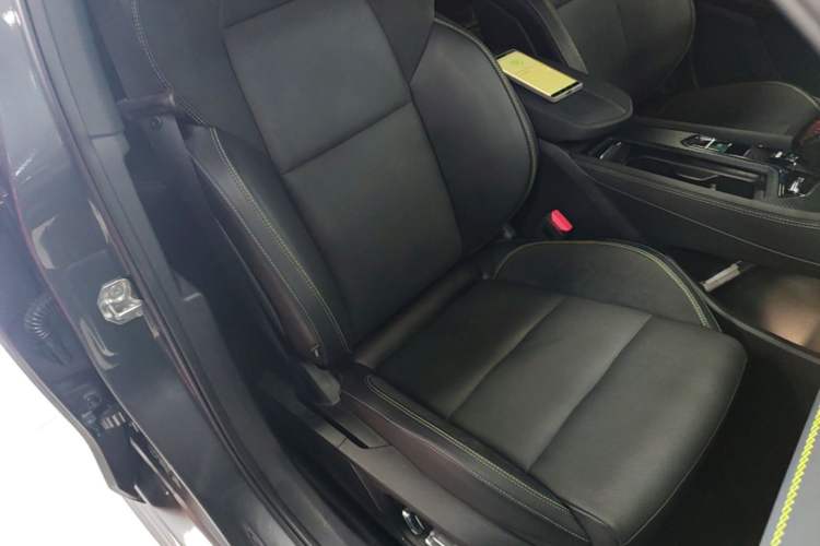 Used Lynk & Co 03 2023 1.5TD DCT JingPro Right Front Seat