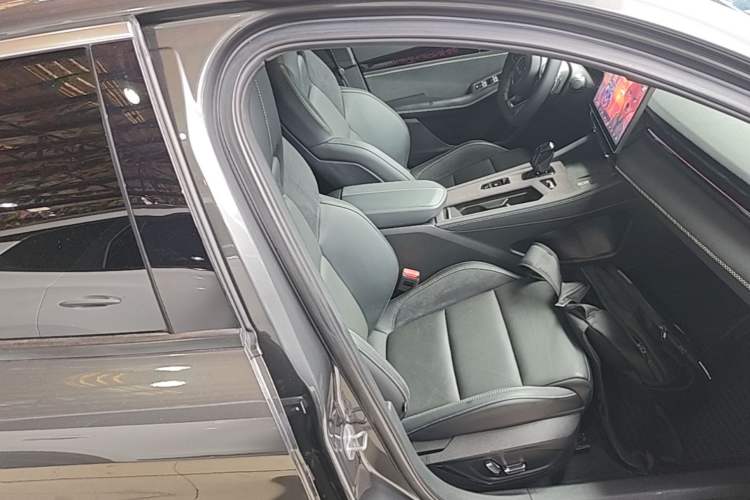 Used Lynk & Co 03 2023 1.5TD DCT JingPro Right Front Seat