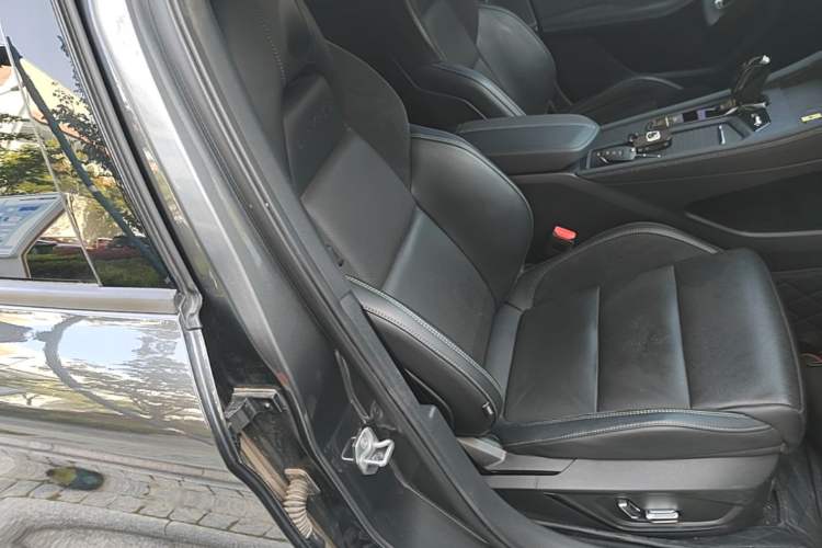 Used Lynk & Co 03 2023 1.5TD DCT JingPro Right Front Seat