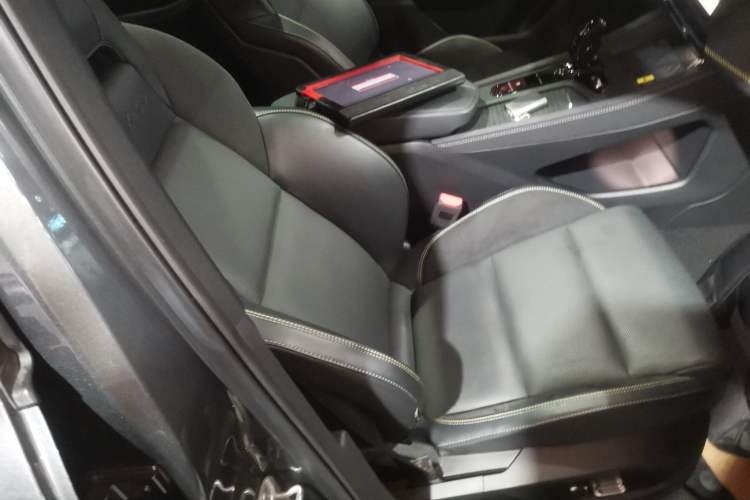 Used Lynk & Co 03 2023 1.5TD DCT JingPro Right Front Seat