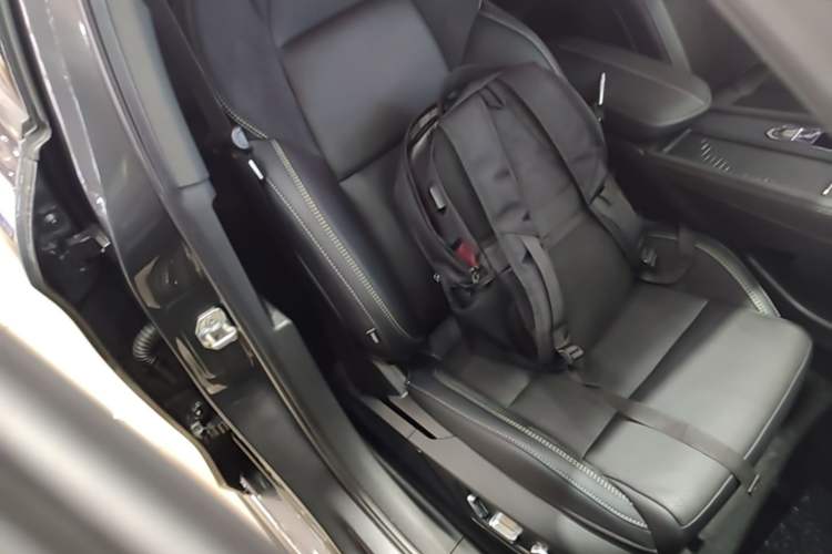 Used Lynk & Co 03 2023 2.0TD DCT H-Power Halo Right Front Seat