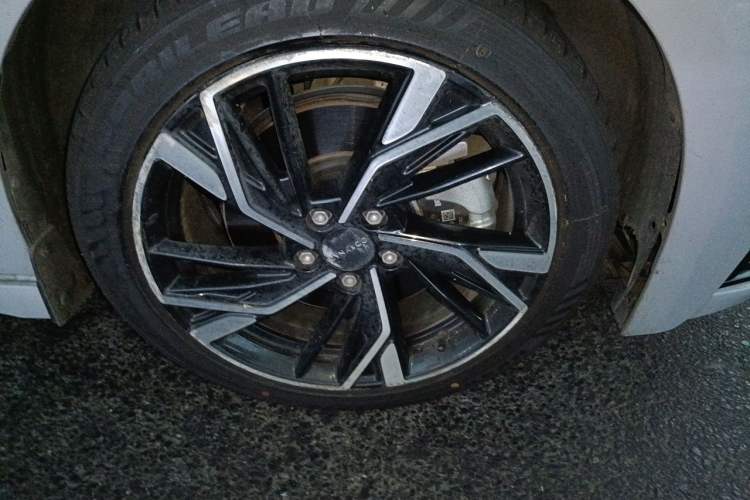 Used Lynk & Co 03 2023 1.5T EM-F PM Right Front Wheel Hub