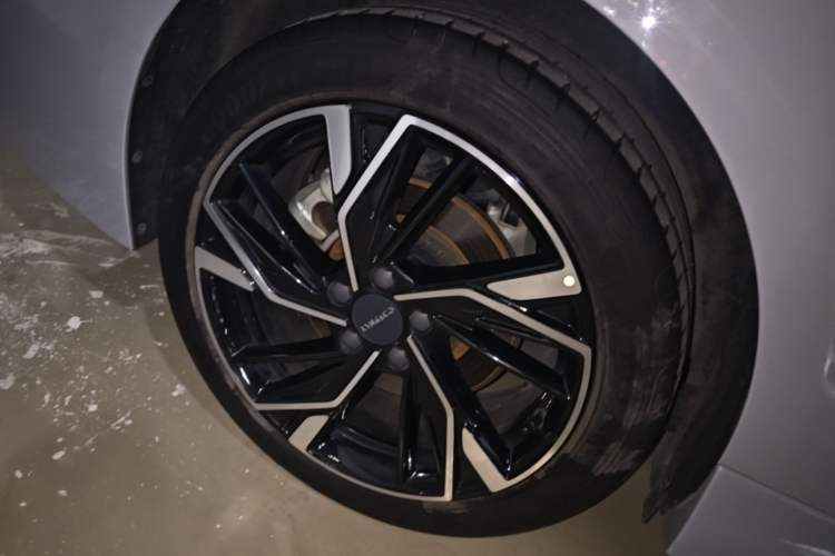 Used Lynk & Co 03 2023 1.5T EM-F PM Right Rear Wheel Hub