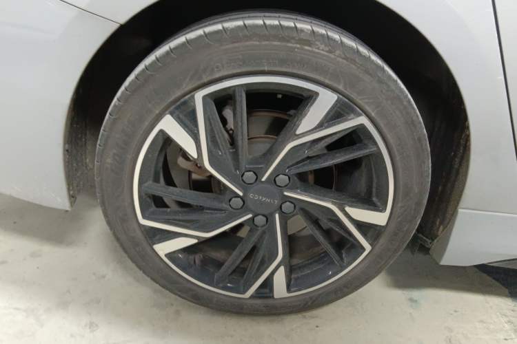 Used Lynk & Co 03 2023 1.5T EM-F PM Right Rear Wheel Hub