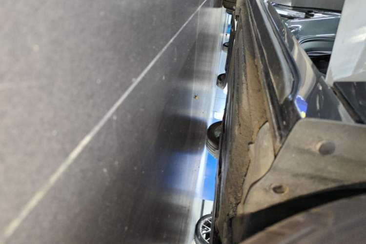 Used Lynk & Co 03 2023 2.0TD DCT JingPro Right Side Sill