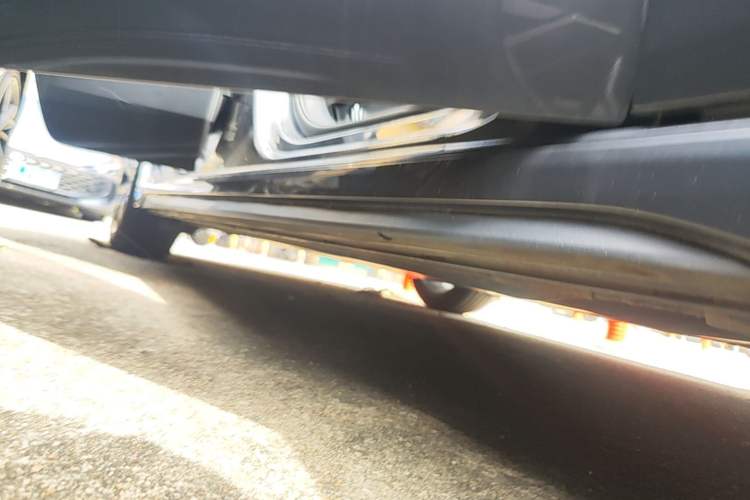 Used Lynk & Co 03 2023 1.5TD DCT JingPro Right Side Sill