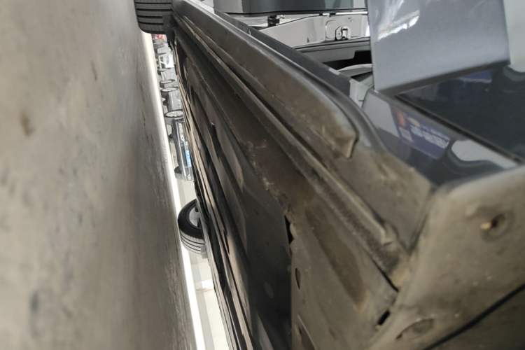Used Lynk & Co 03 2023 2.0TD DCT JingPro Right Side Sill