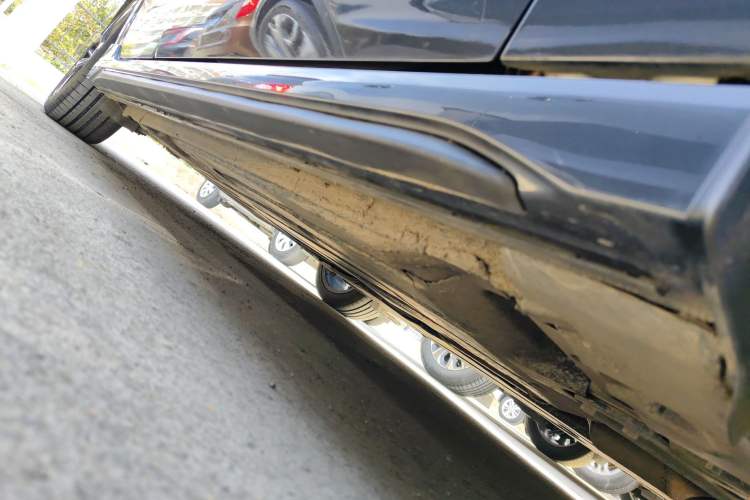 Used Lynk & Co 03 2023 2.0TD DCT JingPro Right Side Sill