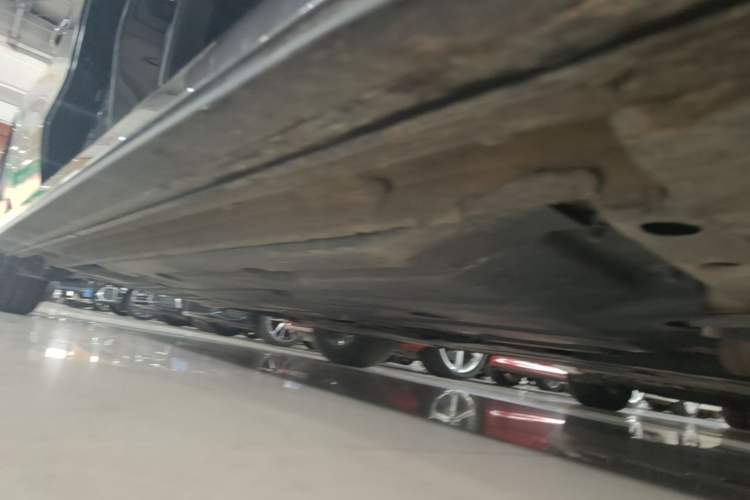 Used Lynk & Co 03 2023 1.5TD DCT JingPro Right Side Sill