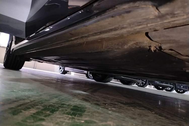 Used Lynk & Co 03 2023 2.0TD DCT JingPro Right Side Sill